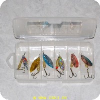 3821333 - 6 forskellige spinnere i praktisk grejæske nr. 2-3 (Se billede)