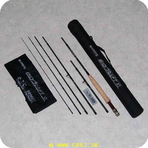 022255070157 - Biocraft XT fluestang 8.6 fod  #5/6 og 9.6 fod 6/7 - 5/6 delt<BR>
Stangen er med en ekstra stykke som man kan bruge eller lade være som man ønsker. det ekstra stykke er 1 fod (30 cm) så den totalt kan blive 9.6 fod. Den er pakket i pose og stangrør.