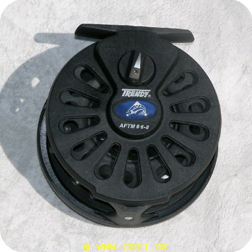 5707614270120 - Fluehjul klasse 6-8<BR>
<LI>Fast line intake</LI>
<LI>Saltwater Proof</LI>
<LI>Single drag knob for minute adjustment</LI>
<LI>Quick spool change</LI>
<LI>Right or left interchangeable</LI>
<LI>Stainless steel main shaft</LI>
<LI>Carbon frame</LI>
<LI>Line capasity : Klasse 6 - 8</LI>
<LI>Egenvægt: 135 gram</LI>